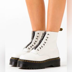 NWOT BOX DR MARTENS SINCLAIR WHITE LEATHER PLATFORM BOOTS WOMEN SIZE 5